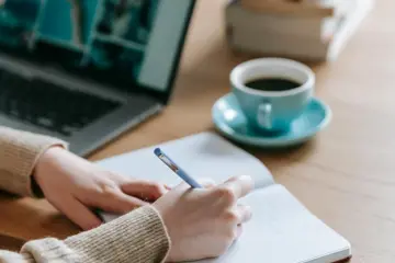 Women Making Notes